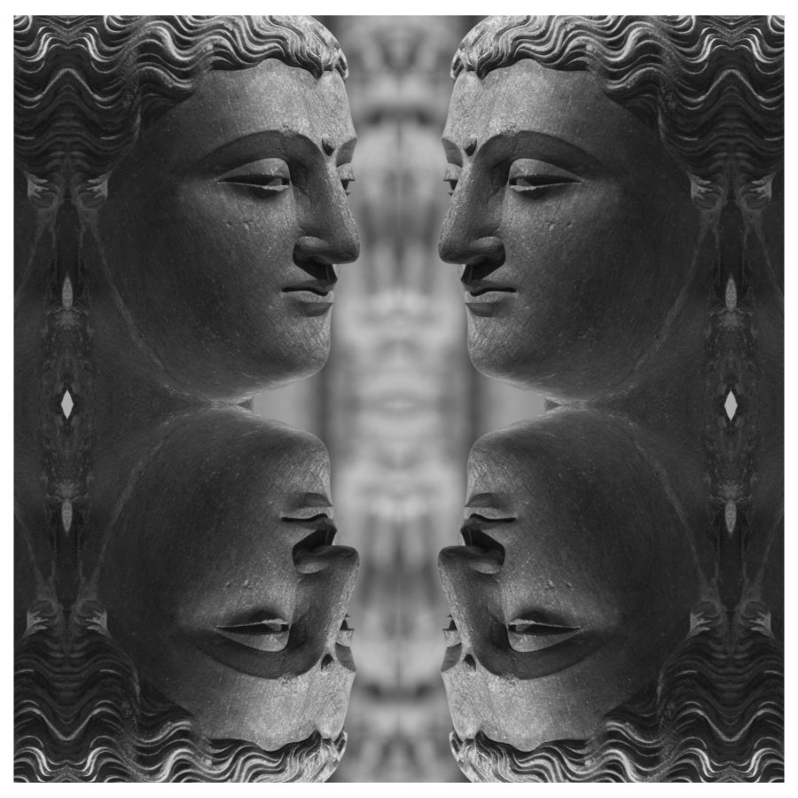 Rijksmuseum, Asia sculpture mirrored in black and white