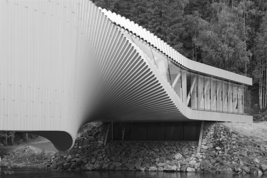 Kistefos museum Oslo, The Twist in black and white