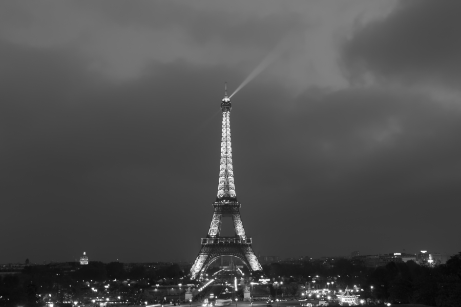 Eiffel tower in the early evening in black-white