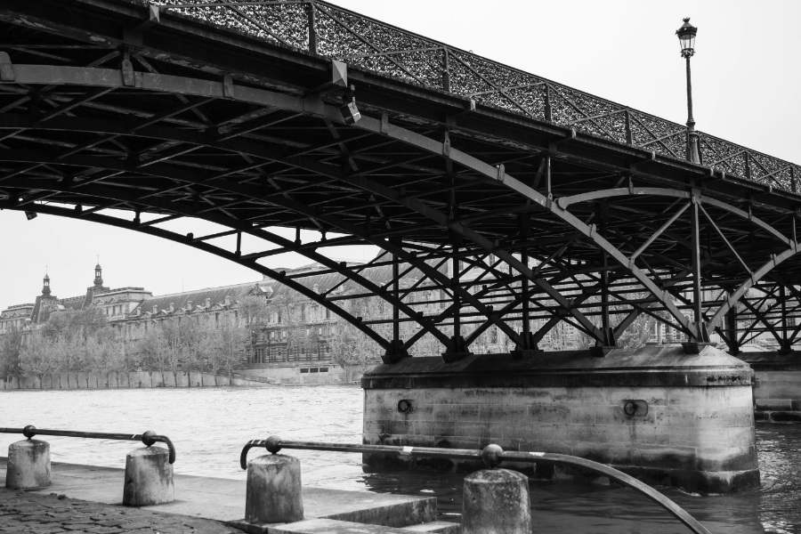 Pont des arts, Paris in black-white