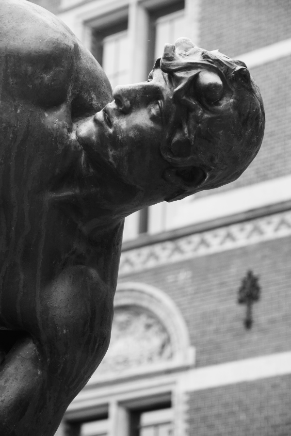 Rijksmuseum Titan in black and white